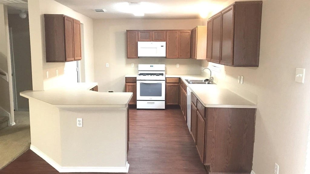 18114 Valebluff Lane - Photo 3
