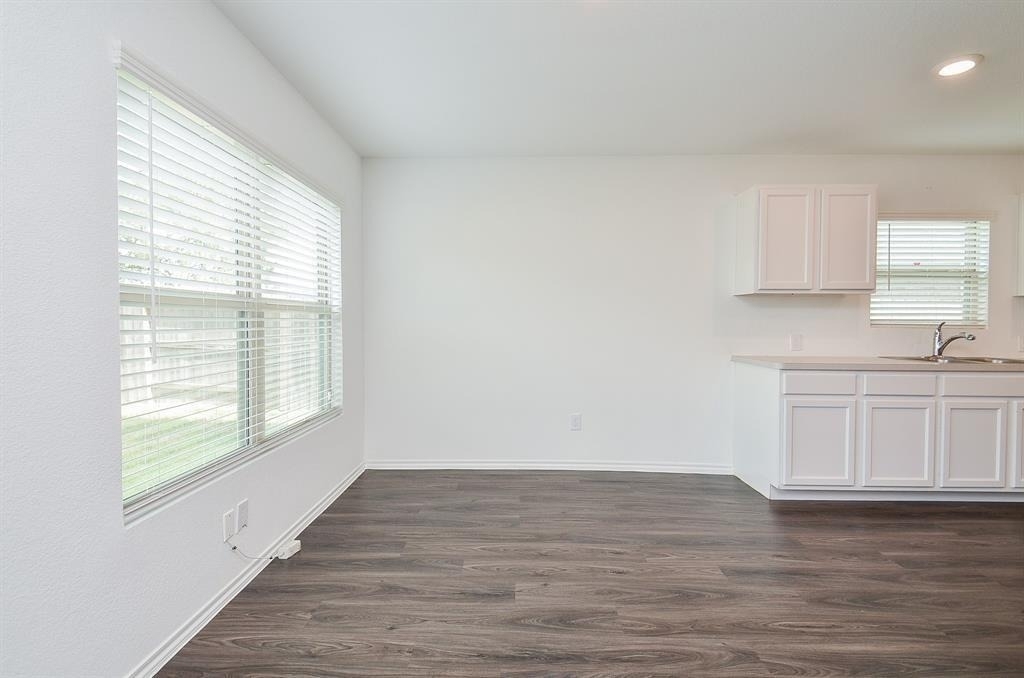 5434 Logan Dale Drive - Photo 4