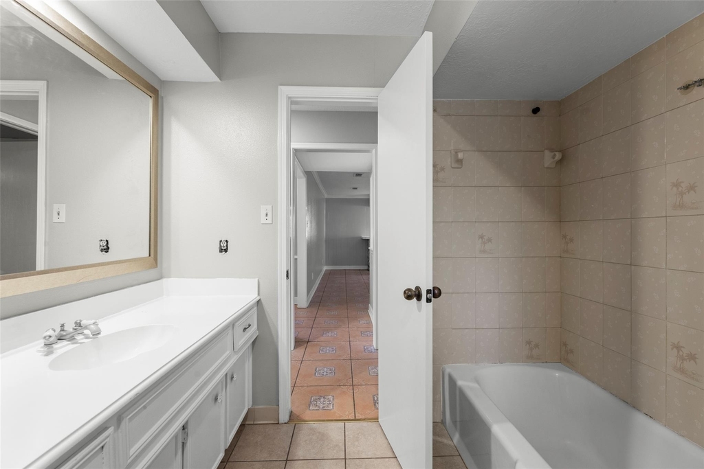 8102 Renmark Lane - Photo 18