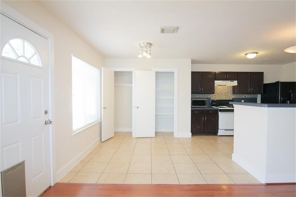 10110 Farrell Drive - Photo 7