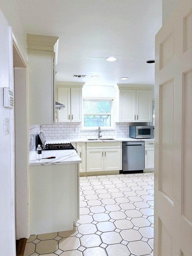 5617 Sw Flack Drive - Photo 4