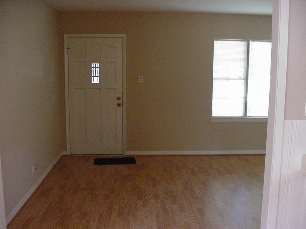 719 Barbara Street - Photo 2