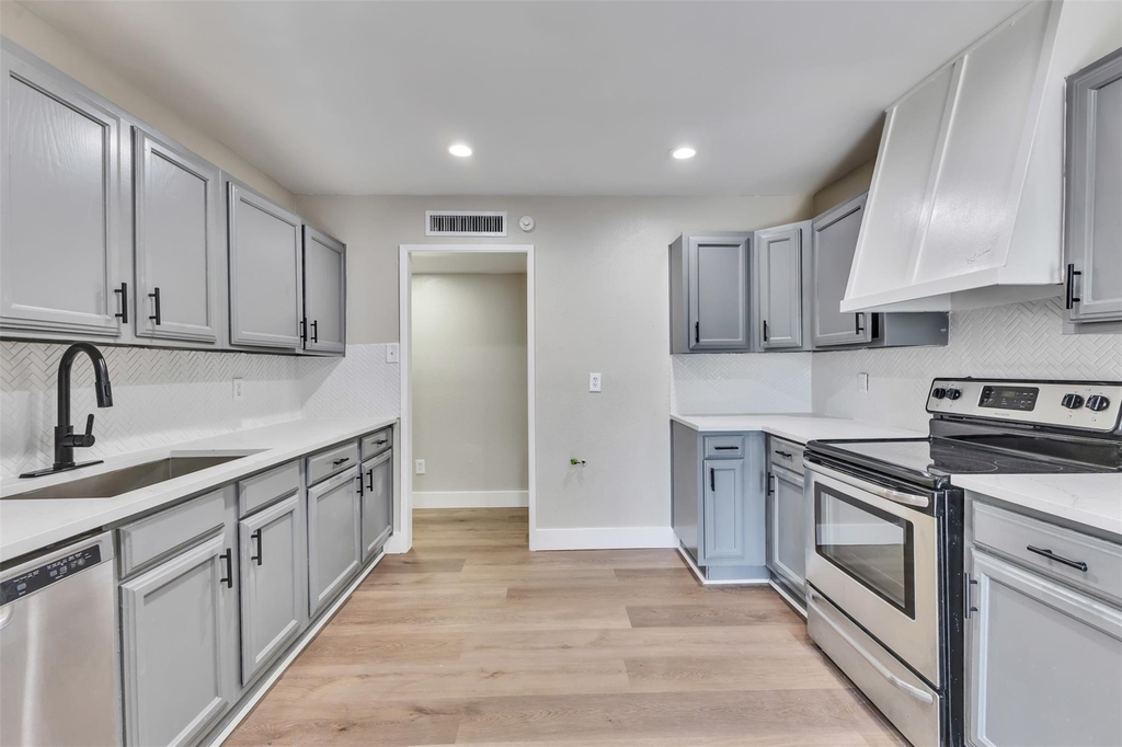 22926 Millgate Drive - Photo 10