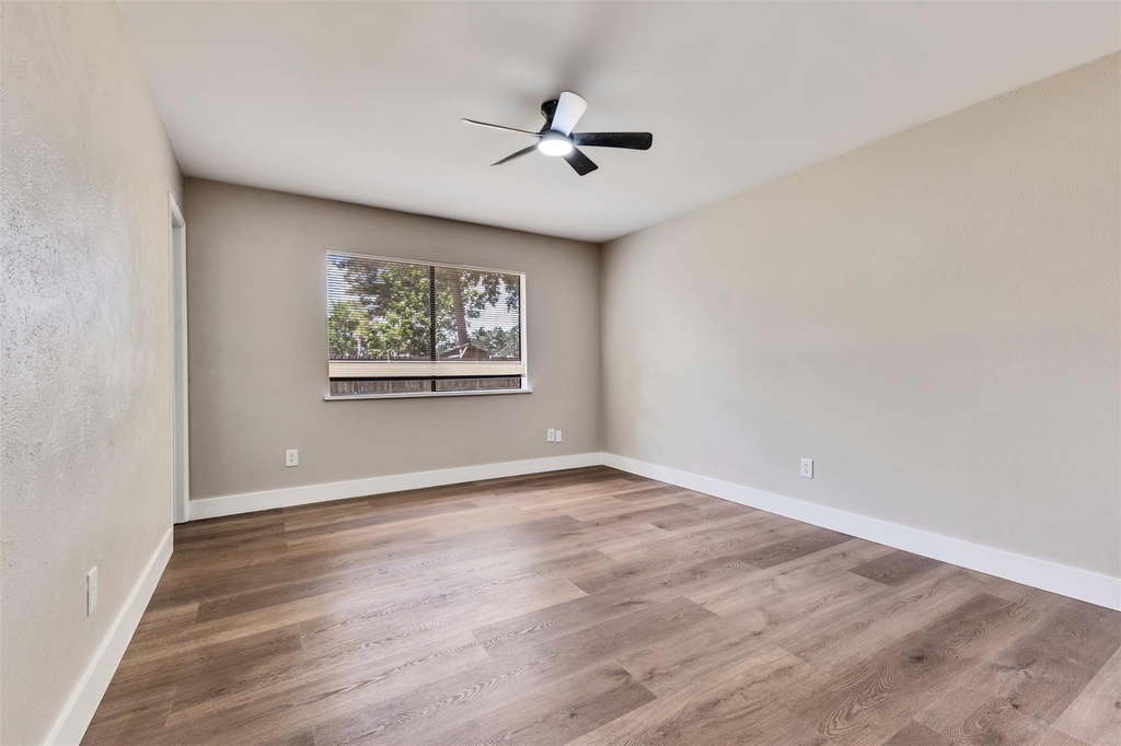 22926 Millgate Drive - Photo 17