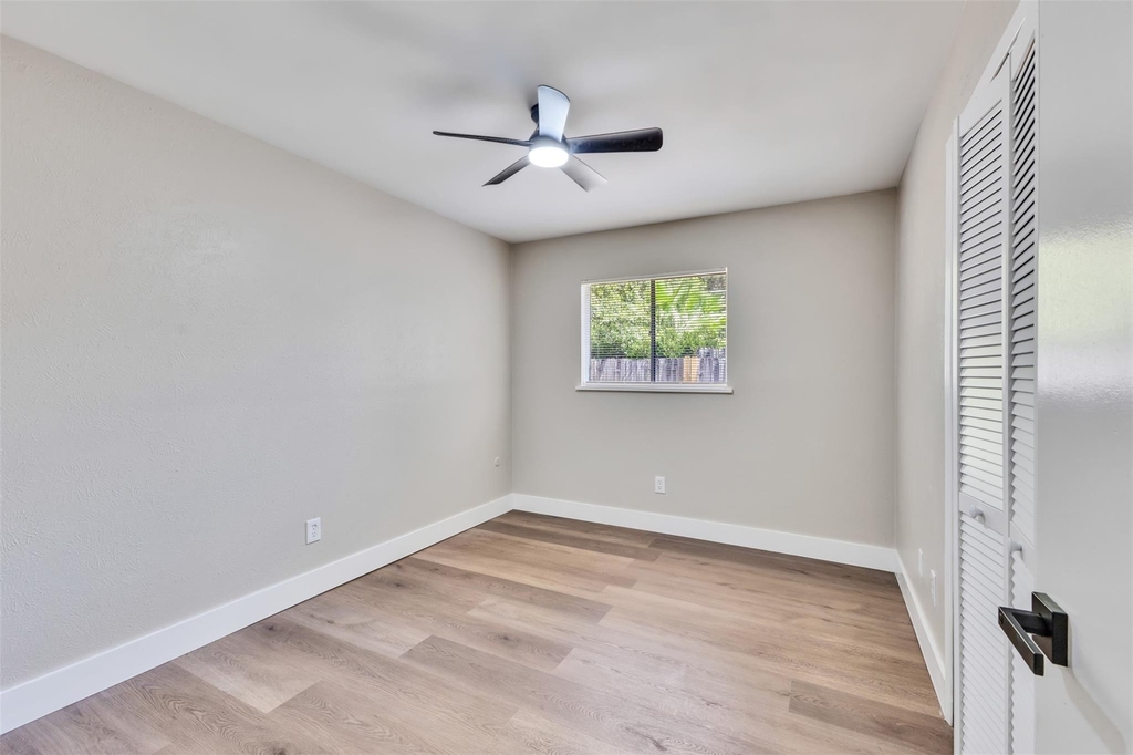 22926 Millgate Drive - Photo 16