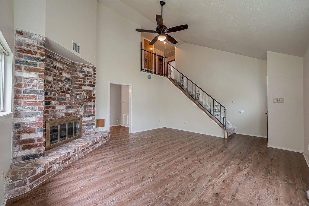 227 Glencairn Court - Photo 6