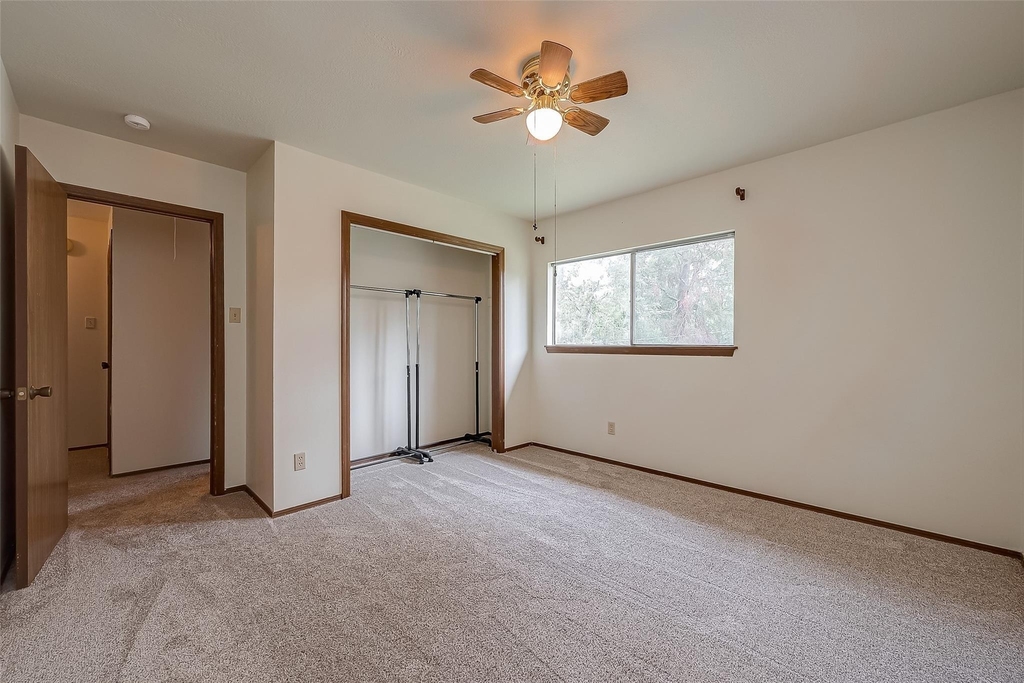 227 Glencairn Court - Photo 21