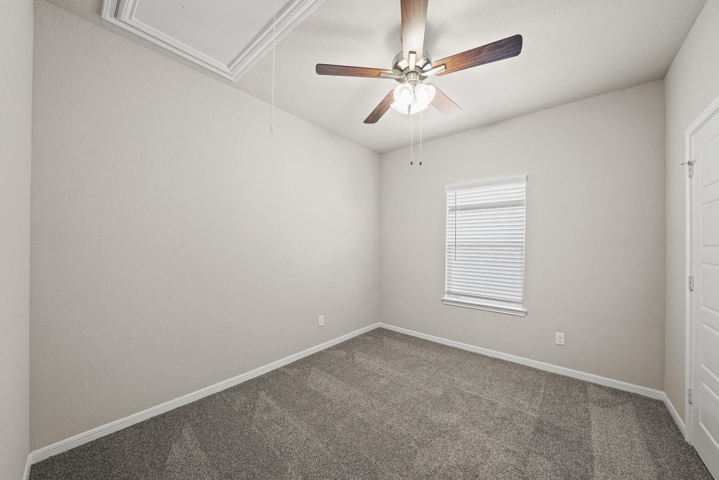 15023 Almeece Street - Photo 8
