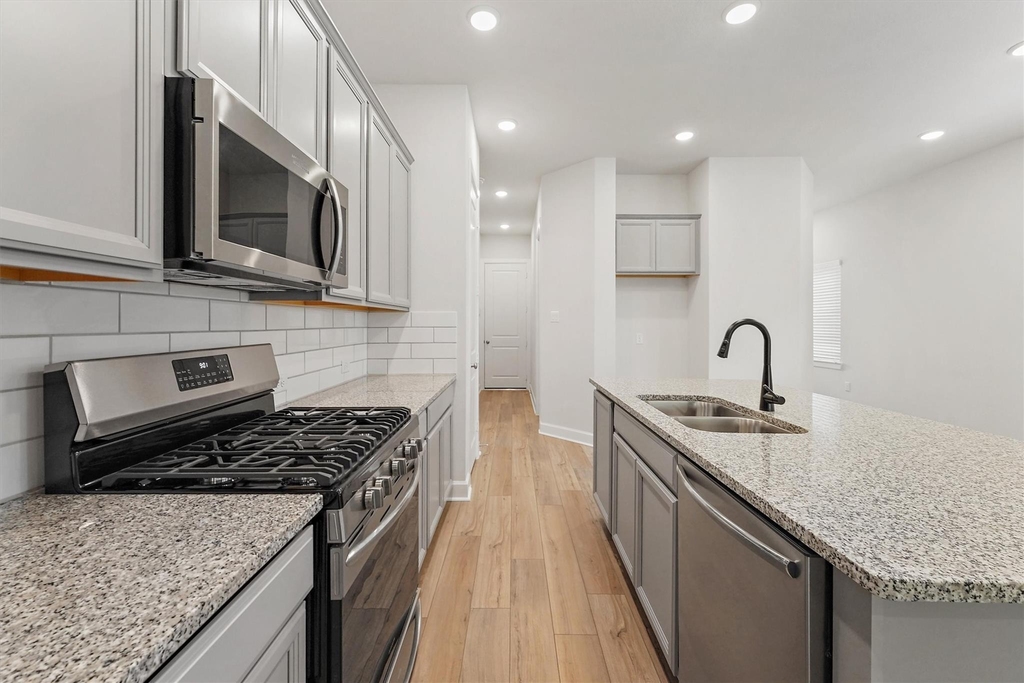 10518 William Park Drive - Photo 6