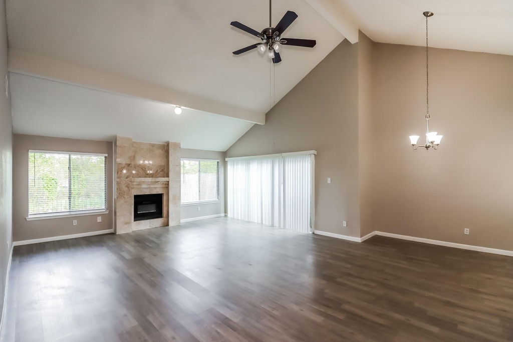 2714 Ashford Trail Drive - Photo 3