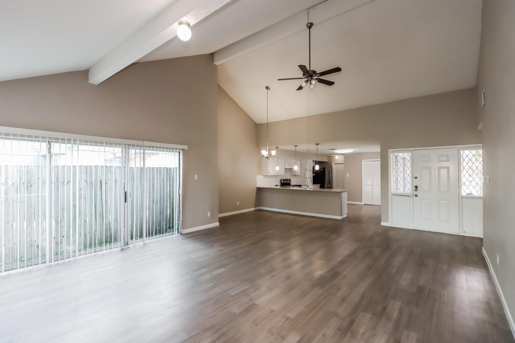 2714 Ashford Trail Drive - Photo 2
