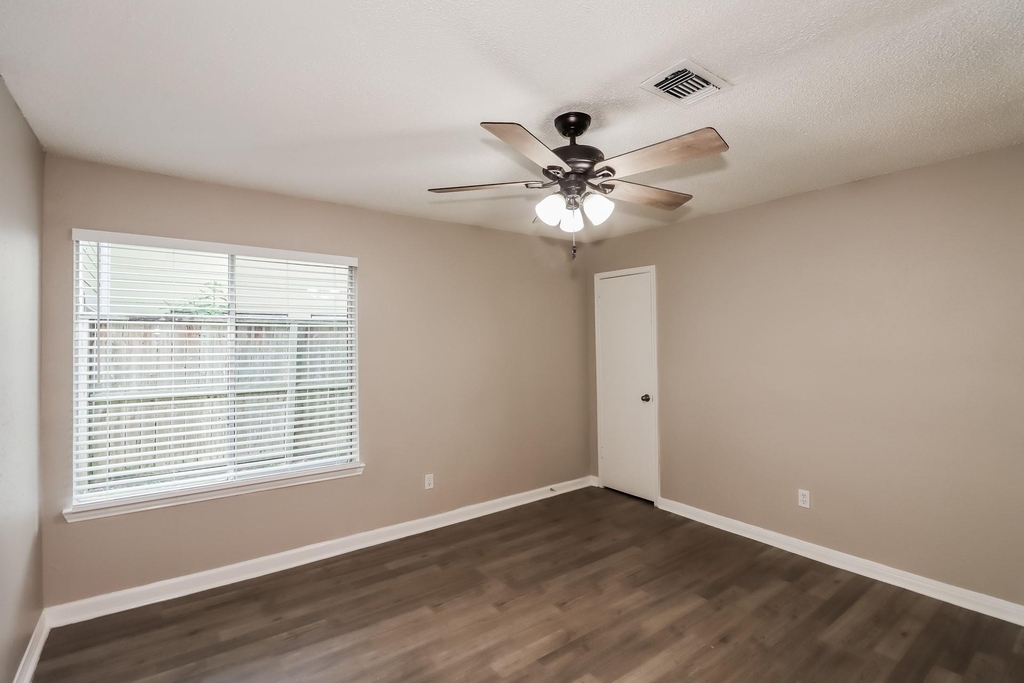 2714 Ashford Trail Drive - Photo 11
