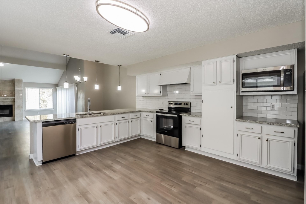 2714 Ashford Trail Drive - Photo 5