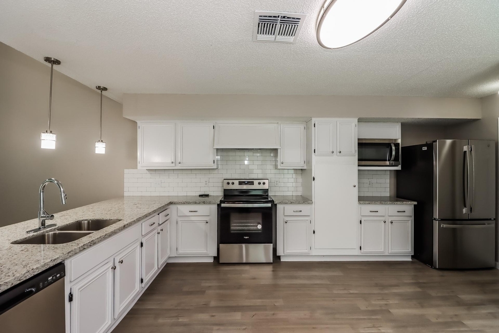 2714 Ashford Trail Drive - Photo 4
