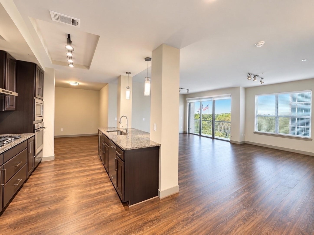 10401 Town And Country Way - Photo 0