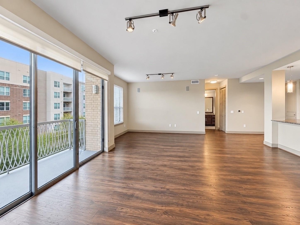 10401 Town And Country Way - Photo 2