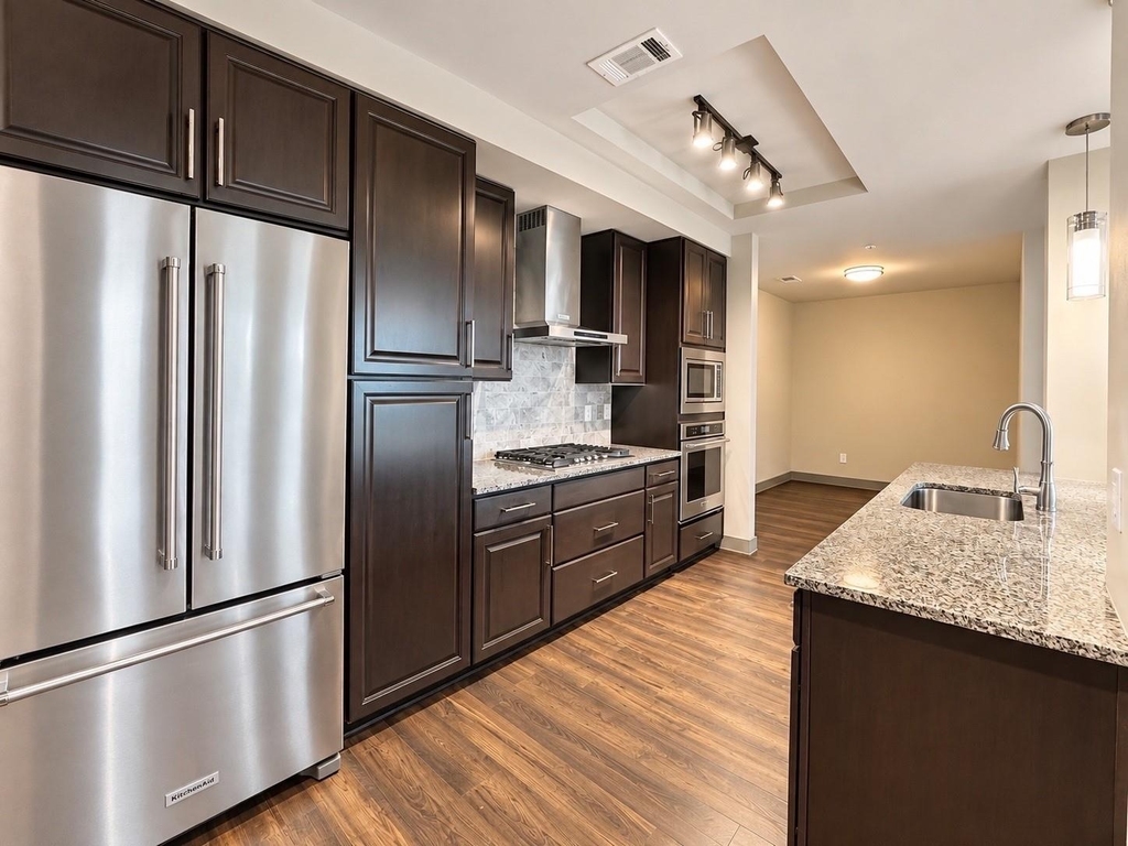 10401 Town And Country Way - Photo 5