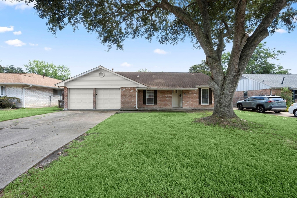 2909 Livingston Drive - Photo 0