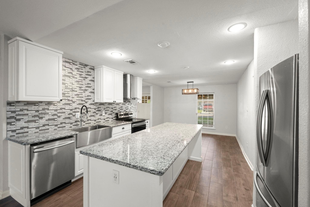 2909 Livingston Drive - Photo 7