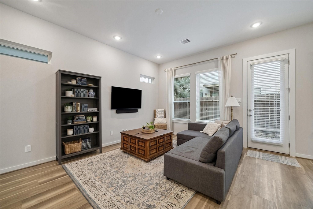 606 Thornton Road - Photo 2