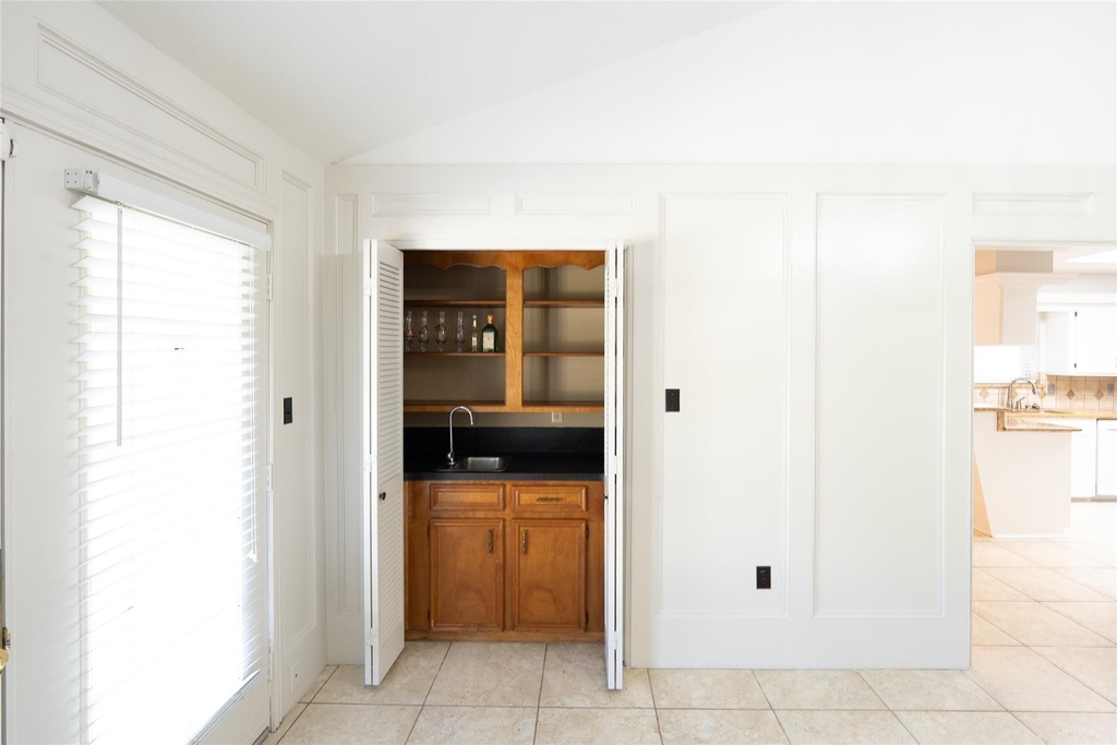 15931 Boulder Oaks Drive - Photo 14