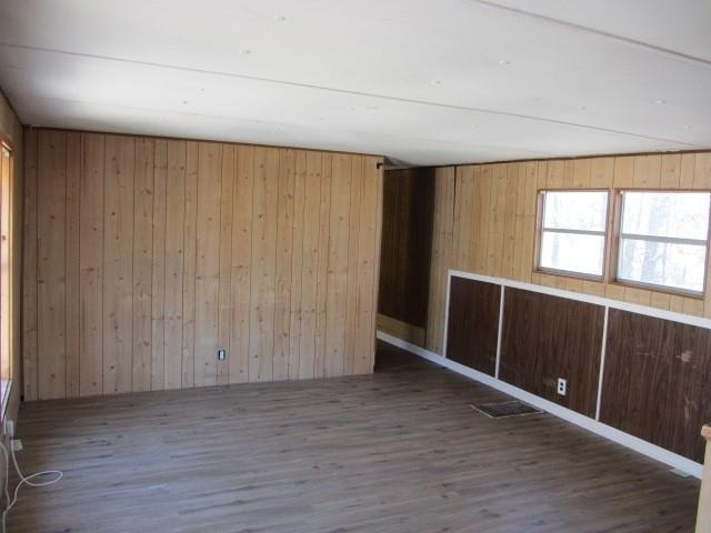 1306 Avenue E - Photo 3