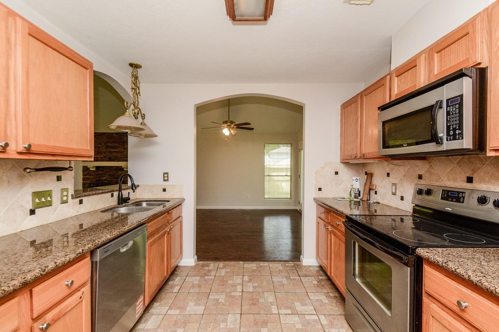 203 Cool Cove - Photo 3