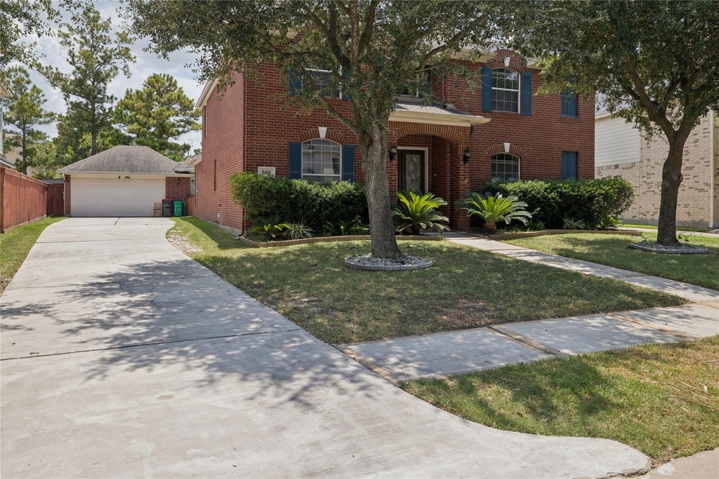 6414 Pinewood Trace Lane - Photo 2