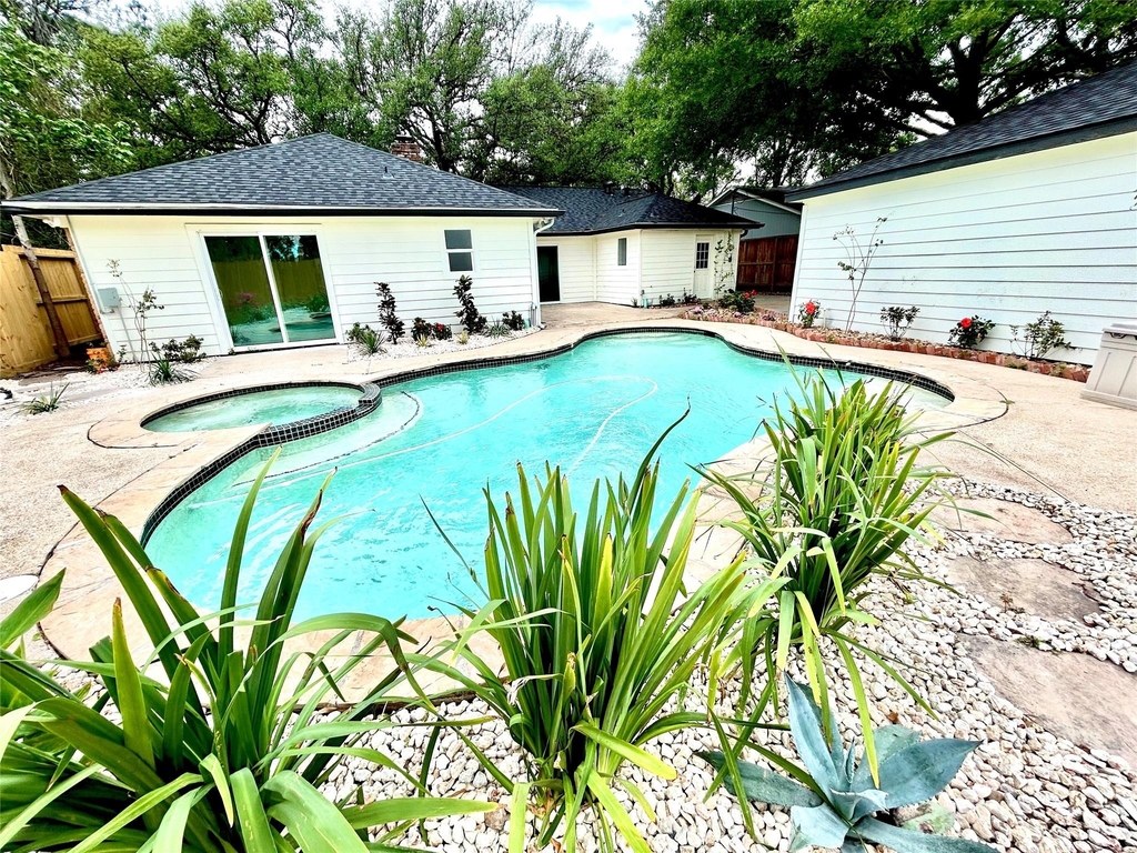 2511 Briarpark Drive - Photo 7