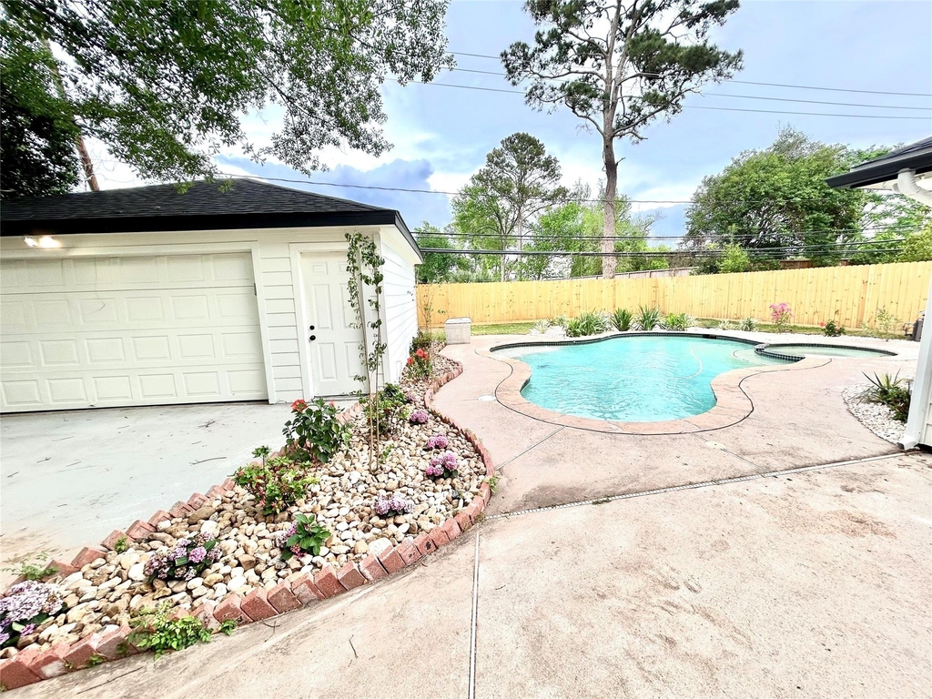 2511 Briarpark Drive - Photo 11