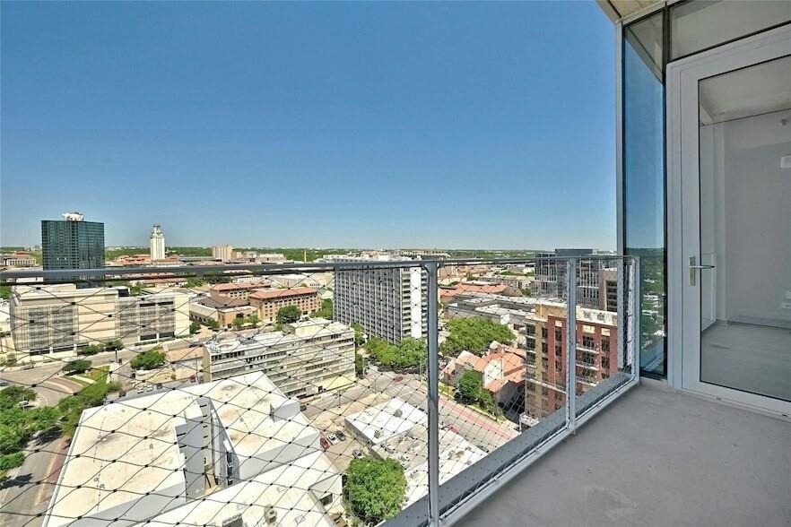313 W 17th Street - Photo 23