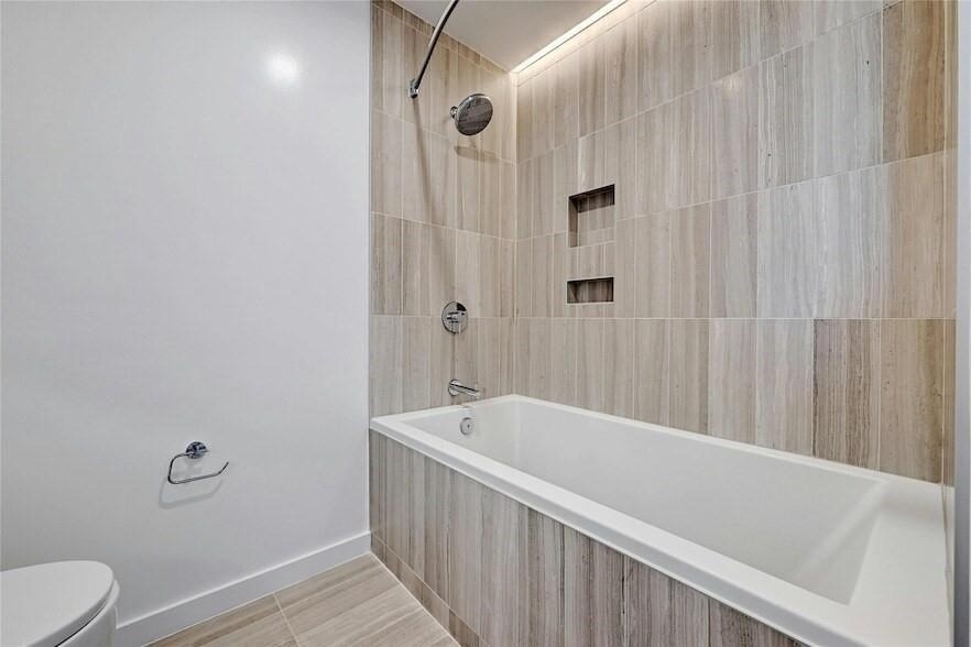 313 W 17th Street - Photo 6