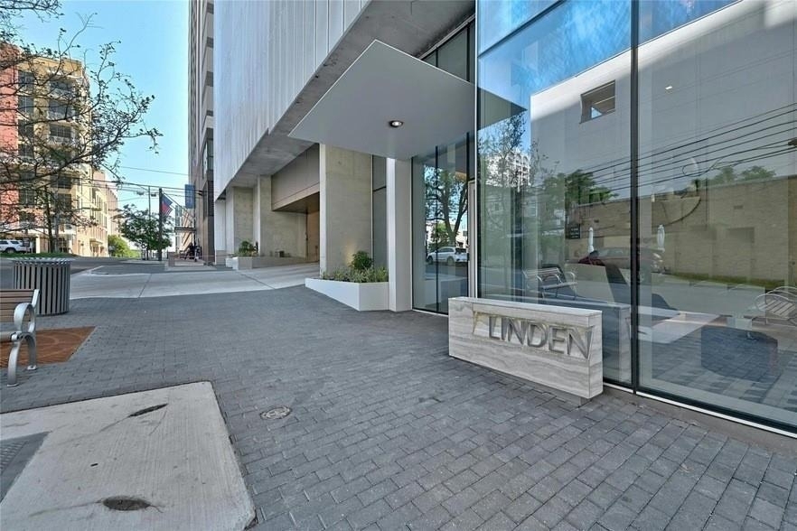 313 W 17th Street - Photo 19