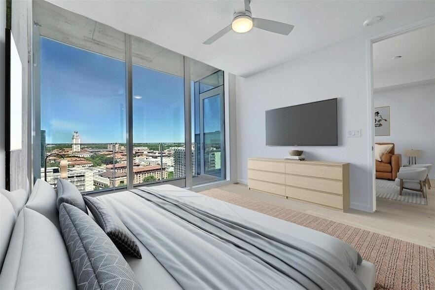 313 W 17th Street - Photo 3