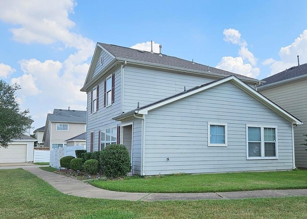 1707 Nichole Woods Drive - Photo 2