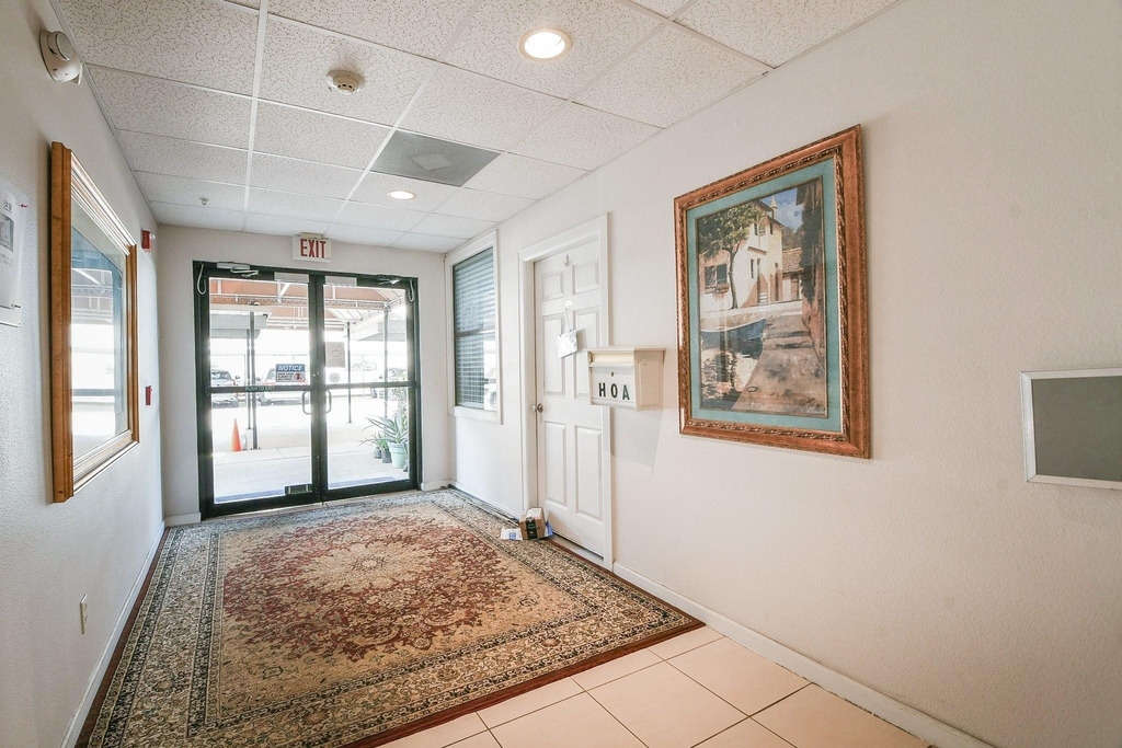 6655 W Sam Houston Parkway S - Photo 2