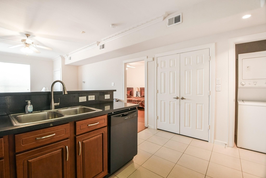 6655 W Sam Houston Parkway S - Photo 14
