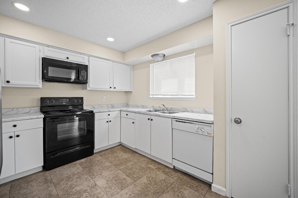 10011 Spring Place Drive - Photo 7