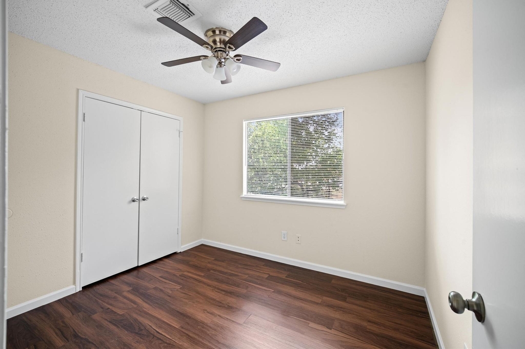 10011 Spring Place Drive - Photo 15