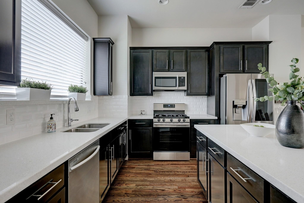 1016 Green Kensington Drive - Photo 15
