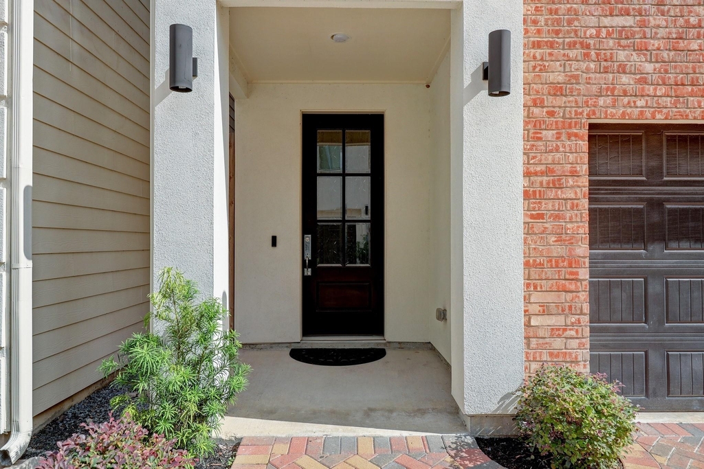 1016 Green Kensington Drive - Photo 4