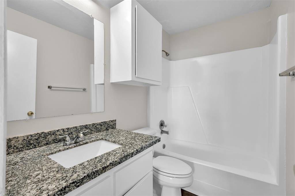900 Holly Drive - Photo 10
