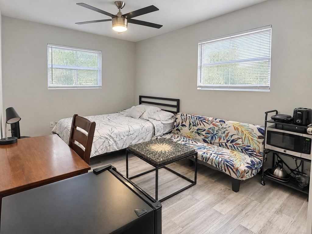 2347 Sheridan Street - Photo 18