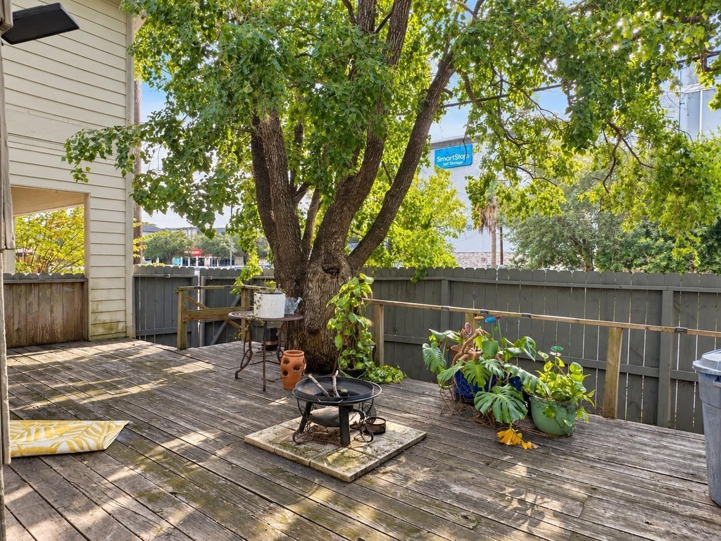 2347 Sheridan Street - Photo 1