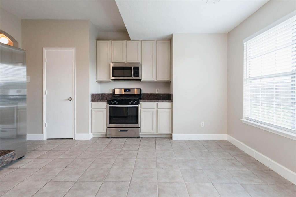 6034 Coventry Falls - Photo 14
