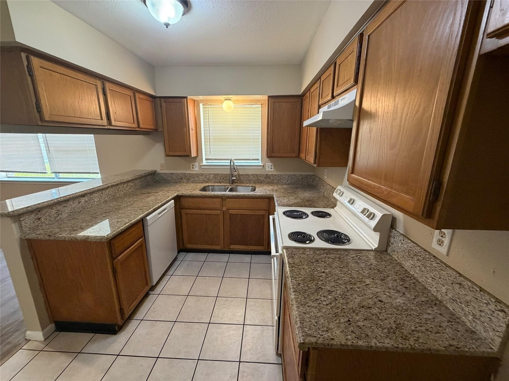 2015 Trailing Vine Road - Photo 11