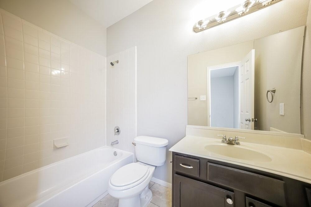 4043 Mossy Place Lane - Photo 9