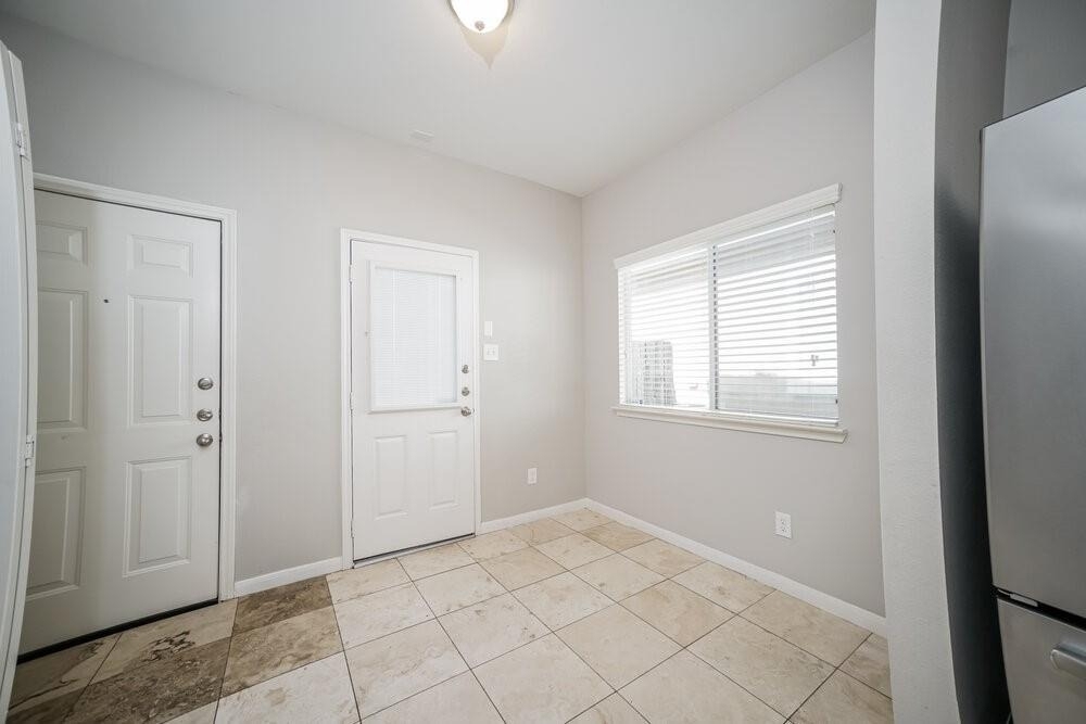 4043 Mossy Place Lane - Photo 4