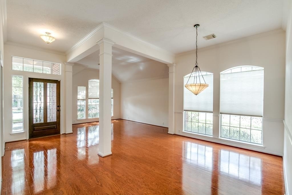 1718 Bumelia Court - Photo 3