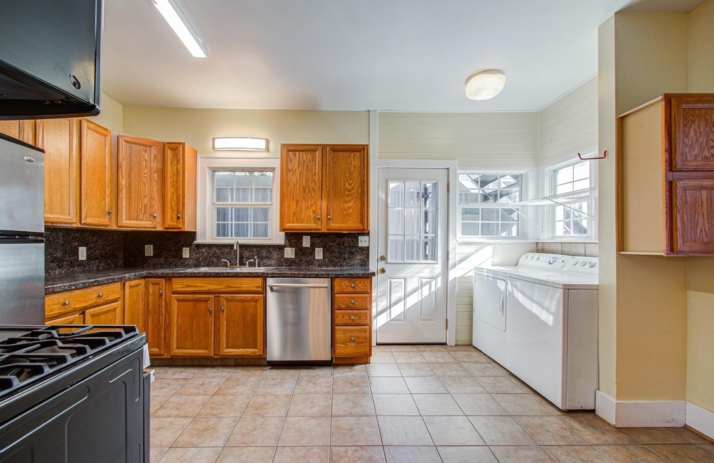 512 W Pierce Street - Photo 9